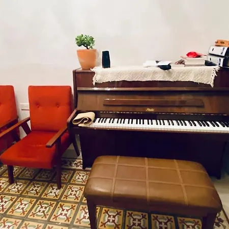 Free Breakfast, Pool, Spacious Aircon Hideaway Mosta