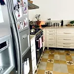 Homestay Free Breakfast, Pool, Spacious Aircon Hideaway Mosta
