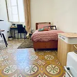 Free Breakfast, Pool, Spacious Aircon Hideaway Homestay Mosta