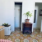 Free Breakfast, Pool, Spacious Aircon Hideaway Homestay *