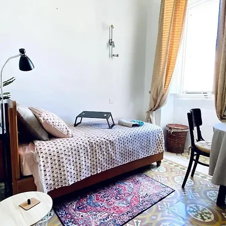 Free Breakfast, Pool, Spacious Aircon Hideaway *