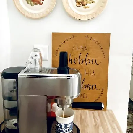 Free Breakfast, Pool, Spacious Aircon Hideaway * 莫斯塔