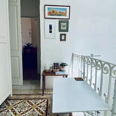 Free Breakfast, Pool, Spacious Aircon Hideaway