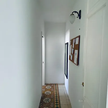 Free Breakfast, Pool, Spacious Aircon Hideaway منزل للإقامة *