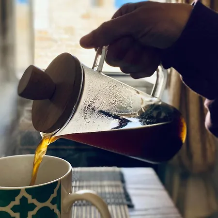 Free Breakfast, Pool, Spacious Aircon Hideaway * موستا