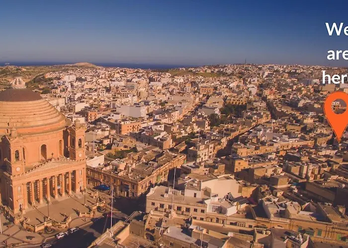 Free Breakfast, Pool, Spacious Aircon Hideaway *