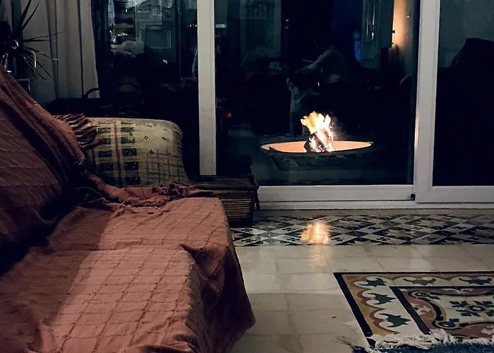 Gazde/Camere de închiriat Free Breakfast, Pool, Spacious Aircon Hideaway Mosta