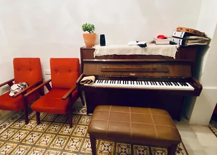 Free Breakfast, Pool, Spacious Aircon Hideaway Mosta