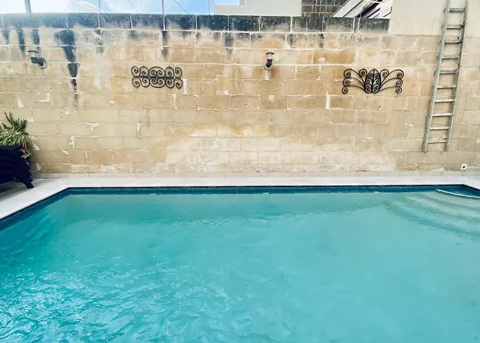 民宿 Free Breakfast, Pool, Spacious Aircon Hideaway *